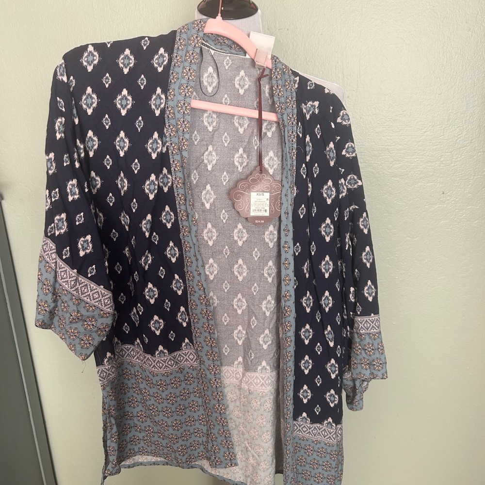 Knox Rose kimono NWT